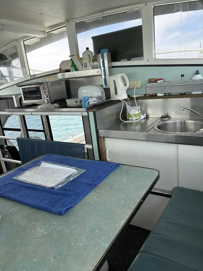 Kapal pengolah ikan dijual