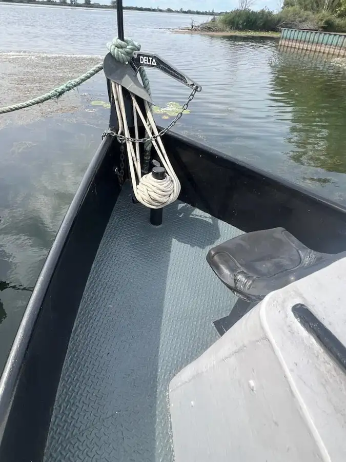 Kapal penarik dijual