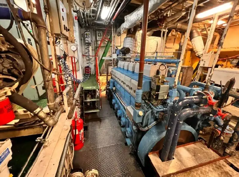 kapal pukat ikan dijual