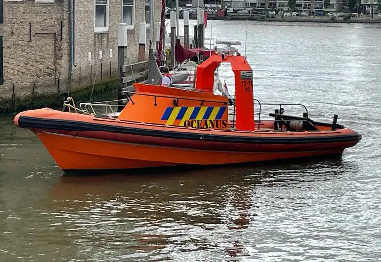 Perahu karet kaku dijual
