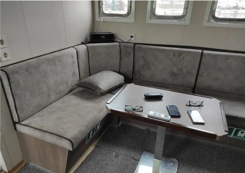 Kapal kerja dijual