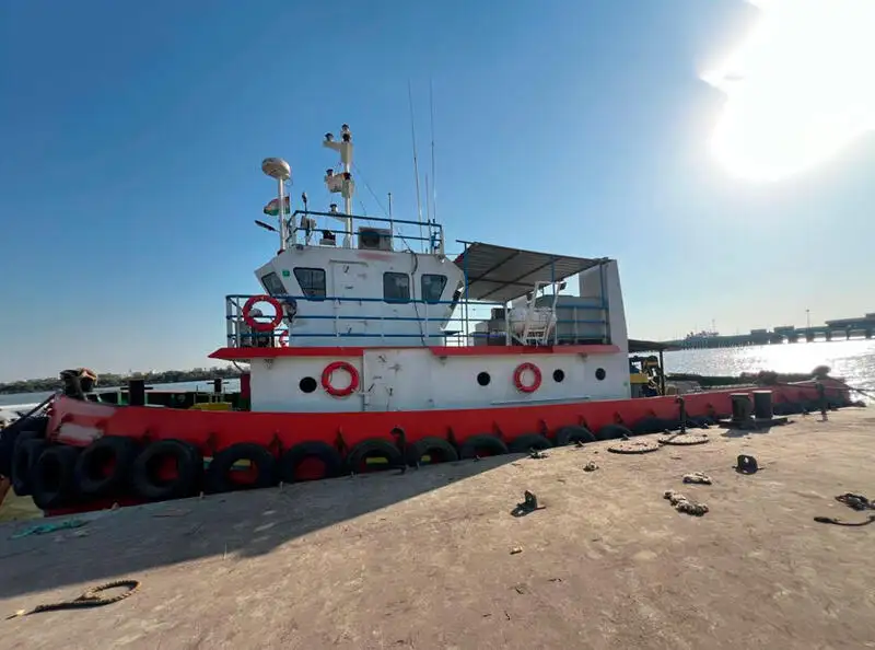 Kapal penarik dijual