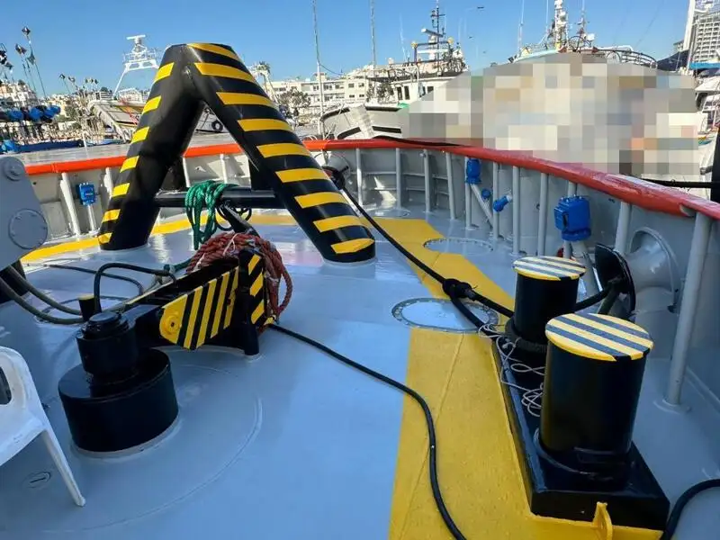 Kapal penarik dijual