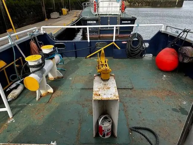 Kapal kerja dijual