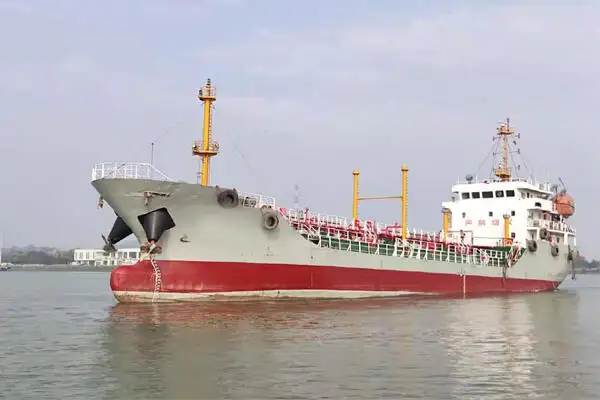 Kapal tanker minyak, kapal tanker kimia dijual