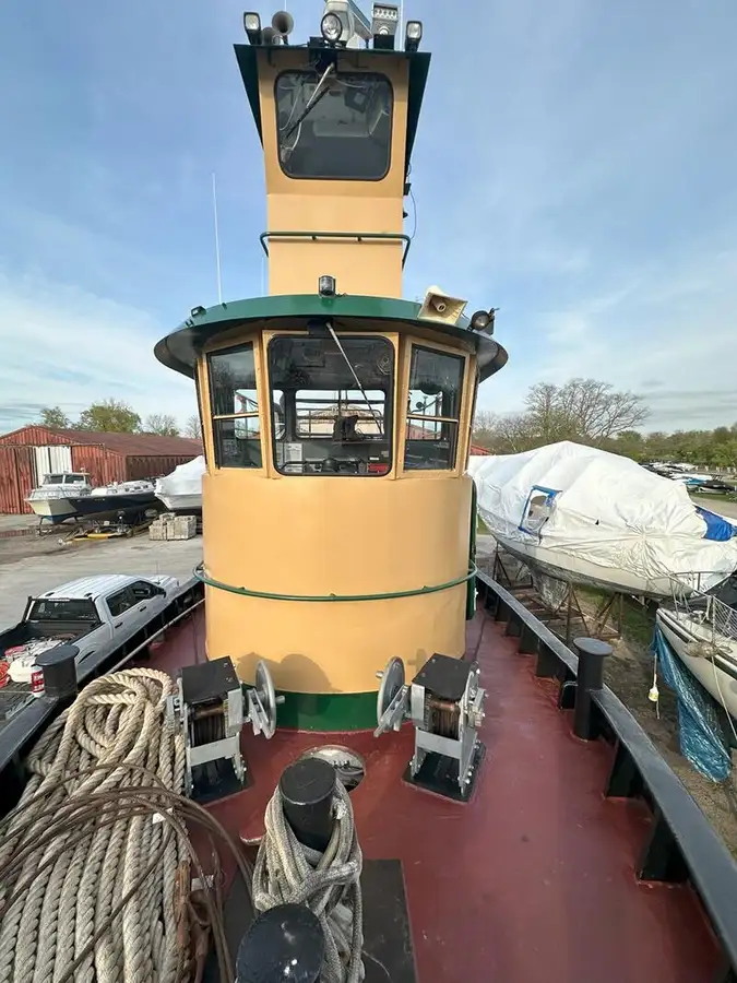 Kapal penarik dijual