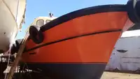 Kapal penarik dijual
