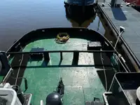 Kapal penarik dijual