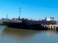 Kapal penarik dijual