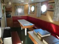 Kapal penarik dijual