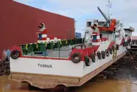 Kapal kontainer dijual