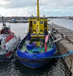 Kapal penarik dijual