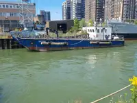 Kerajinan Pendaratan, Tank dijual