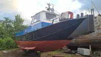 Kapal kerja dijual