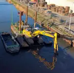 Kapal keruk dijual