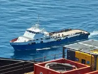 Kapal pasokan dijual