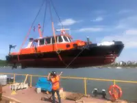 Kapal survei dijual
