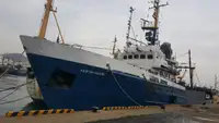 kapal pukat ikan dijual