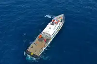 Kapal pasokan dijual