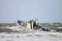 Kapal keruk dijual