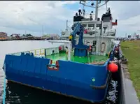 Kapal pasokan dijual