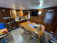 Kapal kontainer dijual