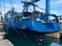 kapal pukat ikan dijual